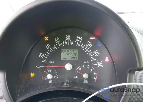 2004 Volkswagen New Beetle Gls 1.8T z USA, uszkodzony, nr VIN 3VWCD31Y44M318422